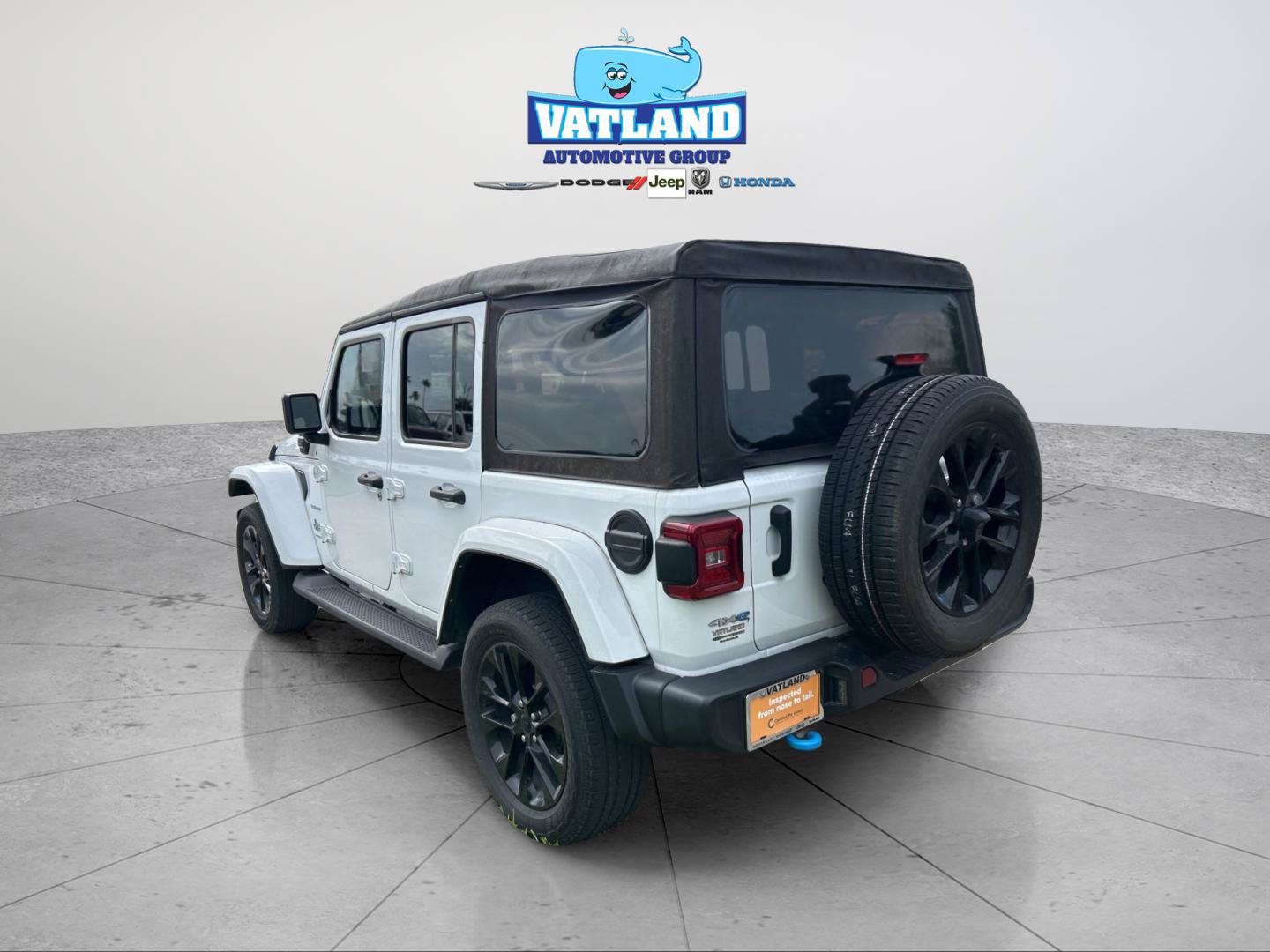 Certified 2023 Jeep Wrangler Unlimited Sahara w/ Cold Weather Group AWD/4WD image 3