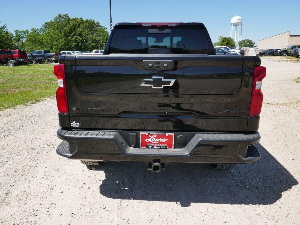 New 2026 Chevrolet Silverado 1500 ZR2 w/ Dark Appearance Package AWD/4WD image 5
