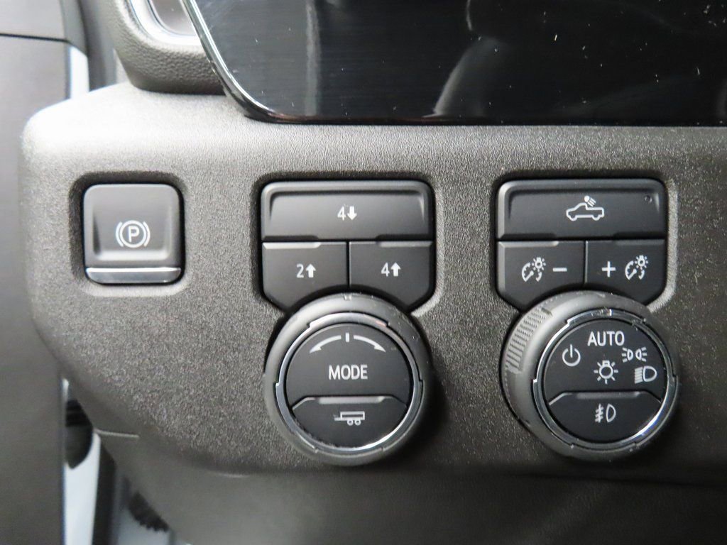 Used 2025 Chevrolet Silverado 2500 LT w/ Convenience Package AWD/4WD image 37