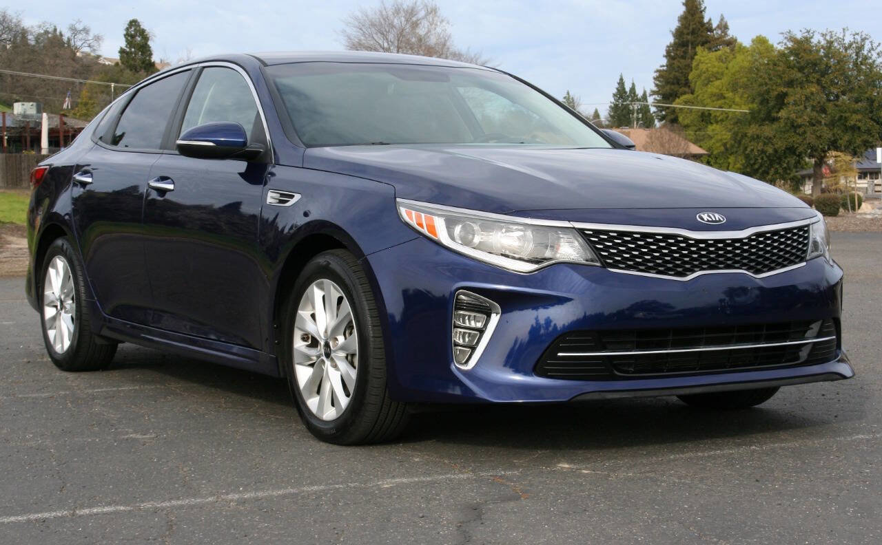 Used 2018 Kia Optima S image 2