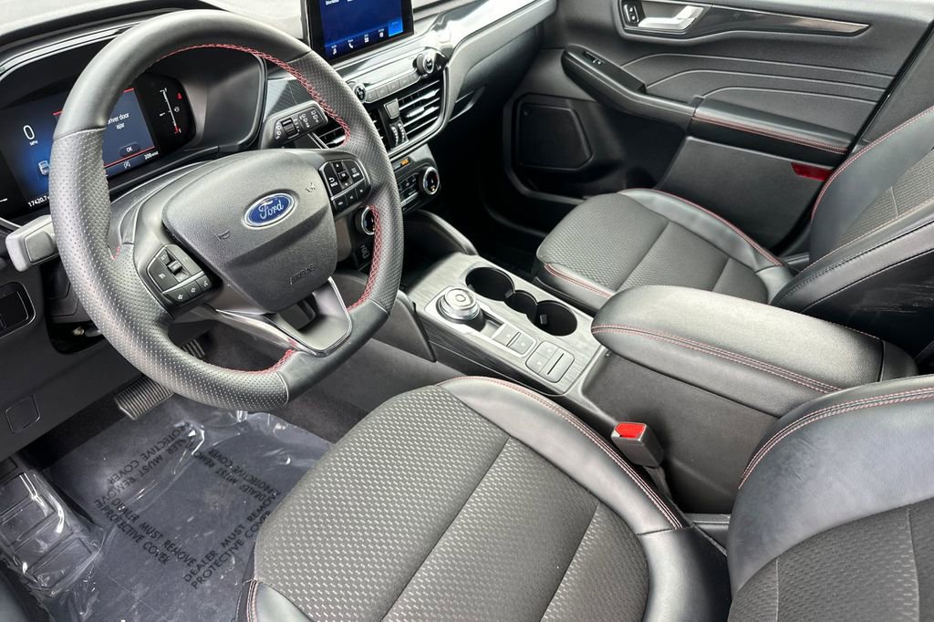 Used 2025 Ford Escape ST-Line image 10