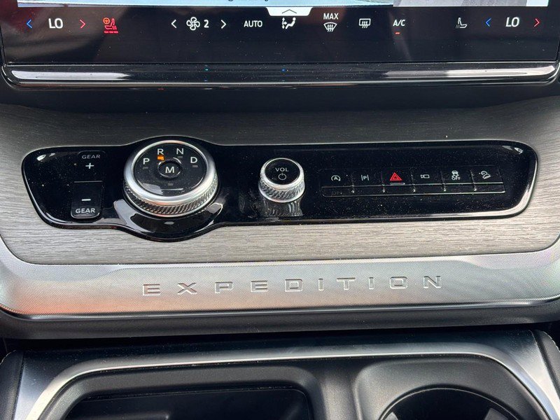 Used 2025 Ford Expedition Max Platinum AWD/4WD image 24