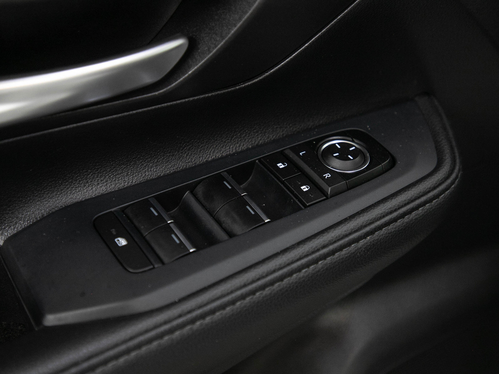 Used 2025 Toyota Grand Highlander AWD image 23
