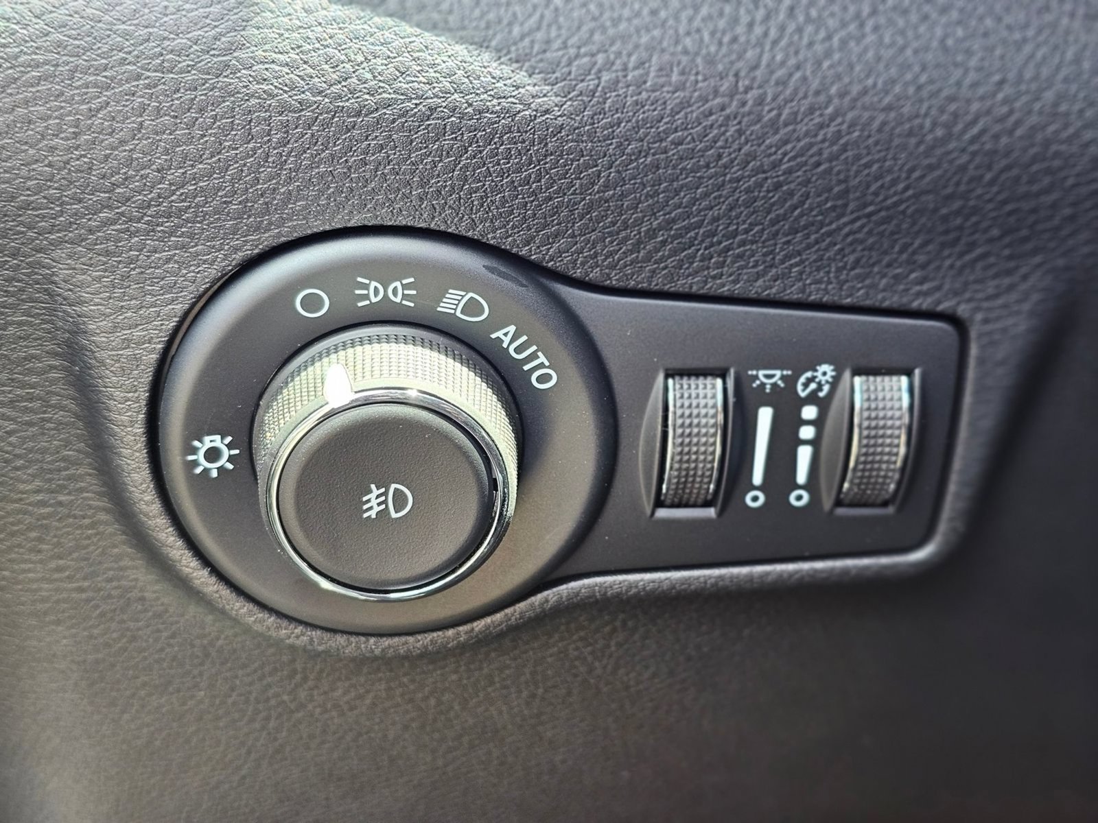 New 2026 Jeep Compass Latitude AWD/4WD image 24