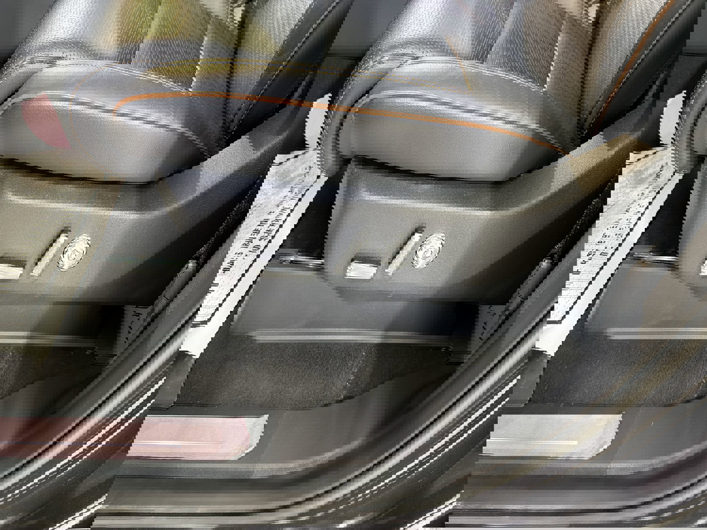 Used 2025 Lincoln Navigator Black Label image 11