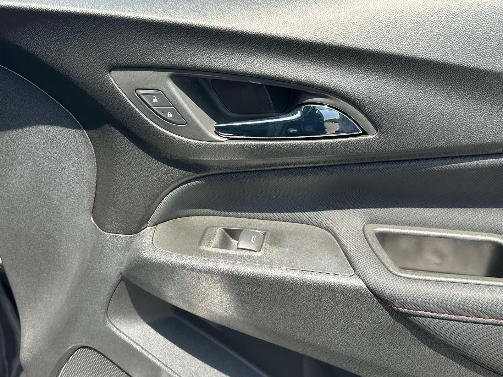 Used 2023 Chevrolet Equinox RS w/ LPO, Floor Liner Package FWD image 25