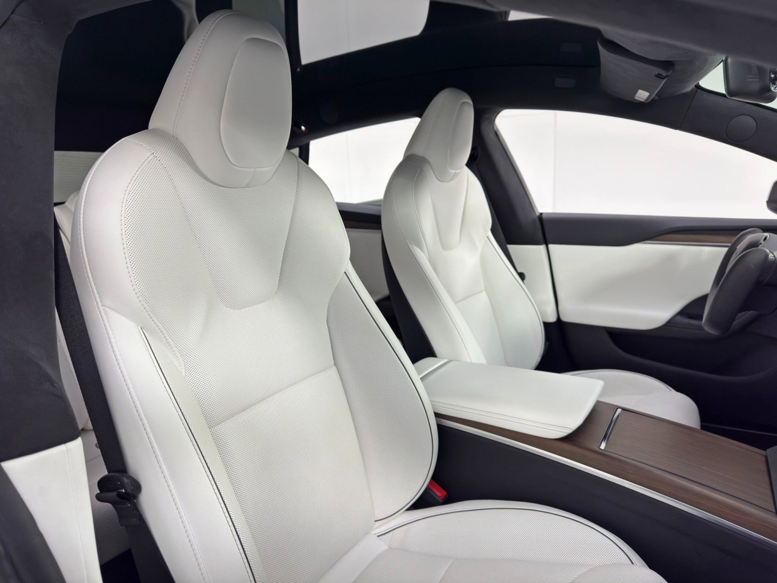 Used 2021 Tesla Model S Plaid image 39