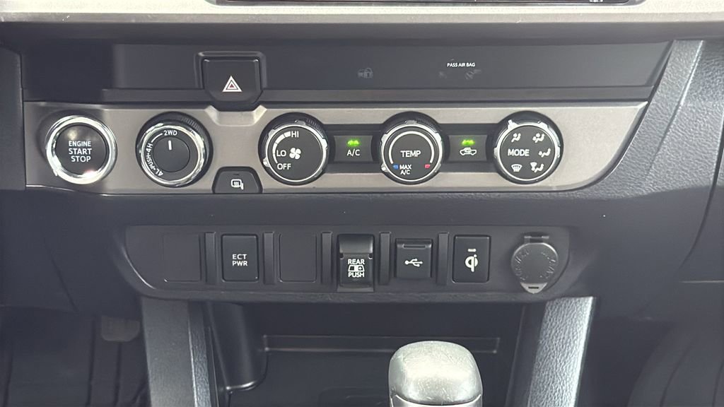 Used 2020 Toyota Tacoma TRD Off-Road AWD/4WD image 23