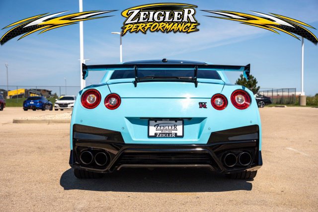 Used 2017 Nissan GT-R Premium AWD/4WD image 6