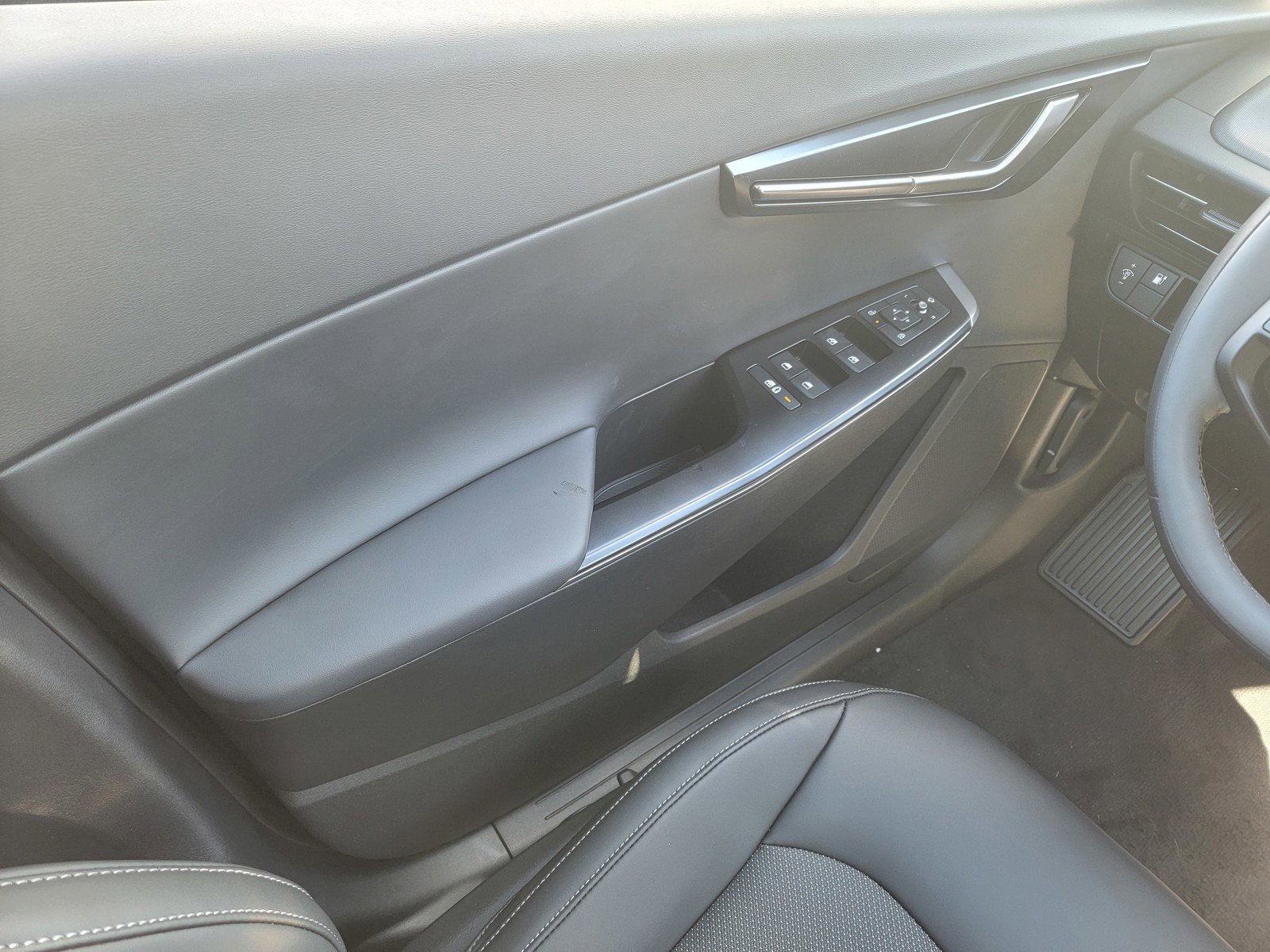 New 2025 Kia EV6 Light w/ Light LR Technology Package image 31