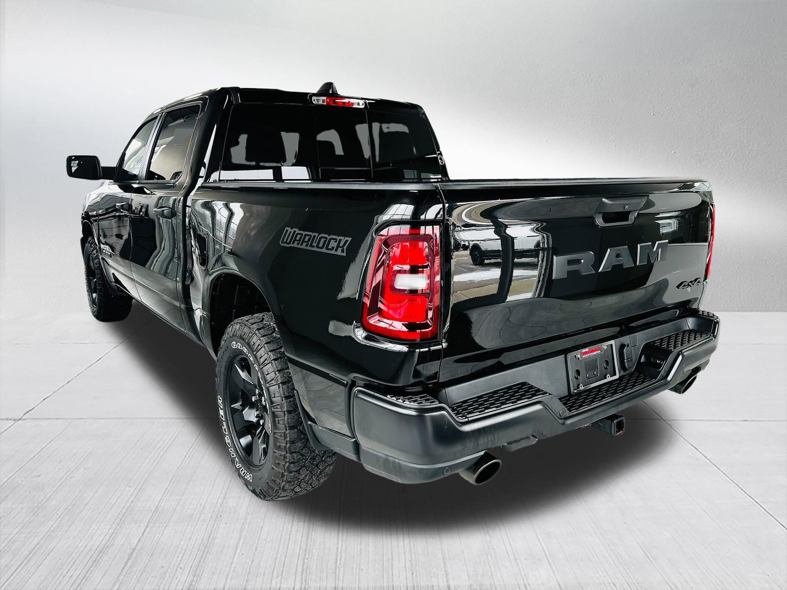 Used 2025 RAM 1500 Warlock AWD/4WD image 8