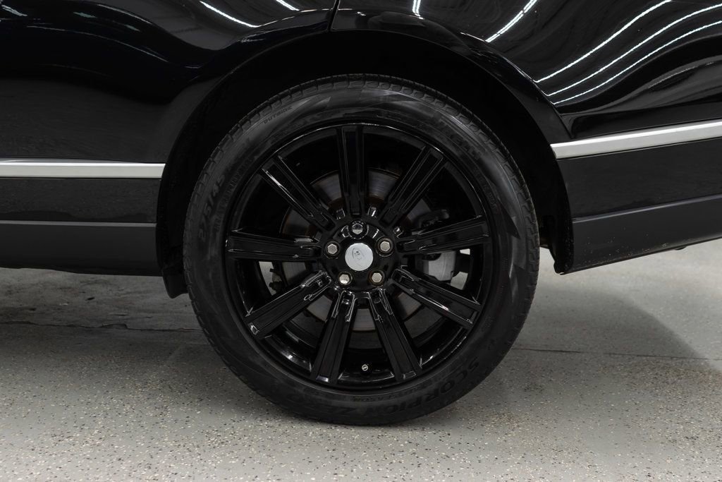 Used 2017 Land Rover Range Rover HSE image 37