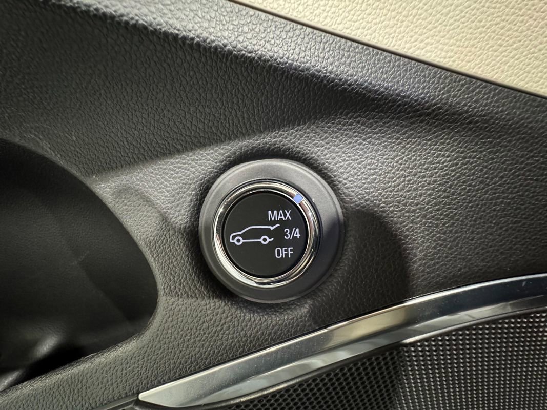 Used 2019 Buick Enclave Essence image 29