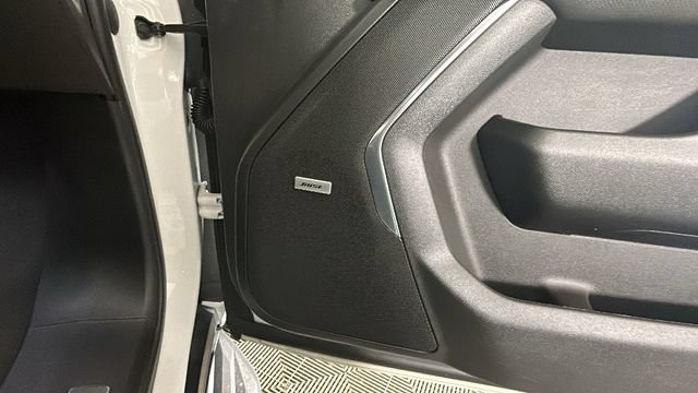 Used 2023 Chevrolet Tahoe Premier AWD/4WD image 29