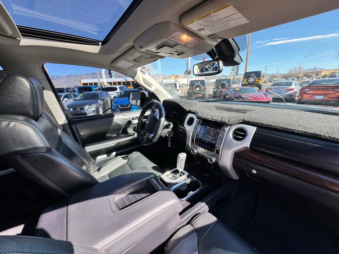 Used 2018 Toyota Tundra Limited w/ Limited Premium Package AWD/4WD image 10