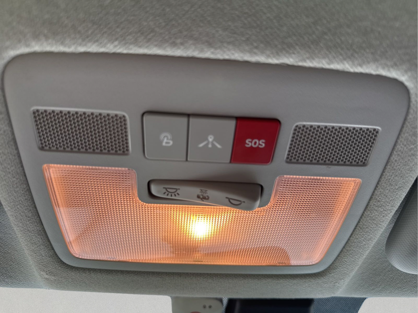 Used 2023 Hyundai Venue Limited FWD image 40
