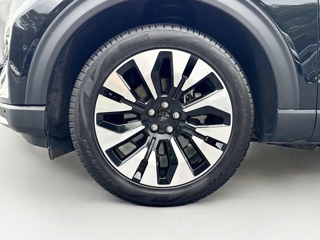 Used 2025 Ford Explorer Platinum w/ LUX Leather Package AWD/4WD image 35