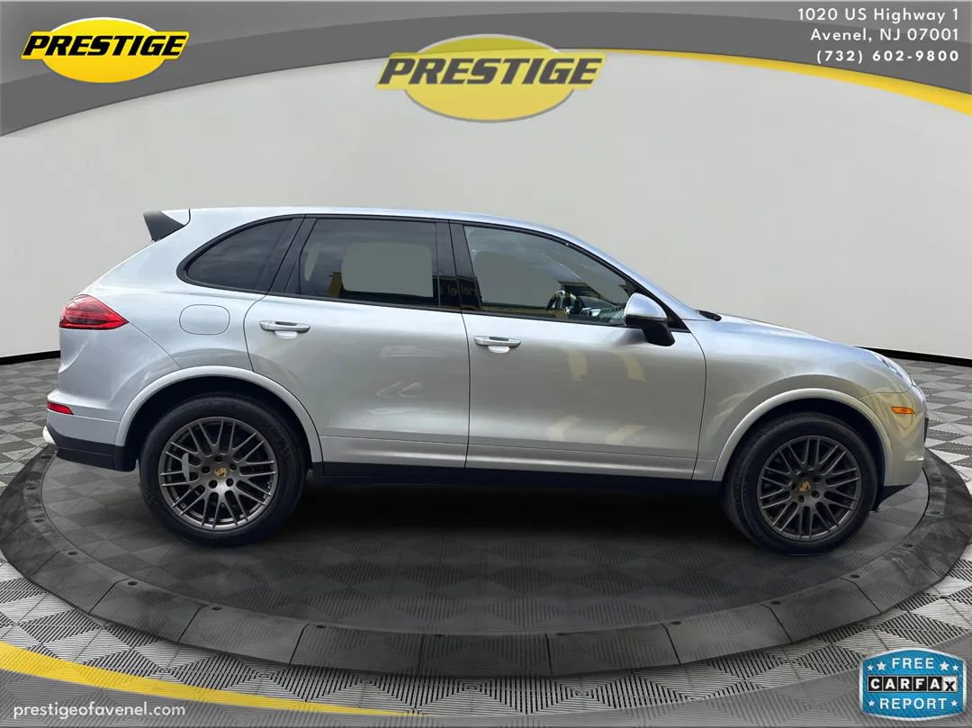Used 2017 Porsche Cayenne Platinum Edition AWD/4WD image 4