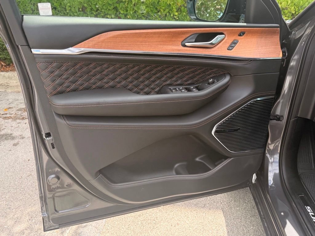 New 2026 Jeep Grand Cherokee Summit AWD/4WD image 28