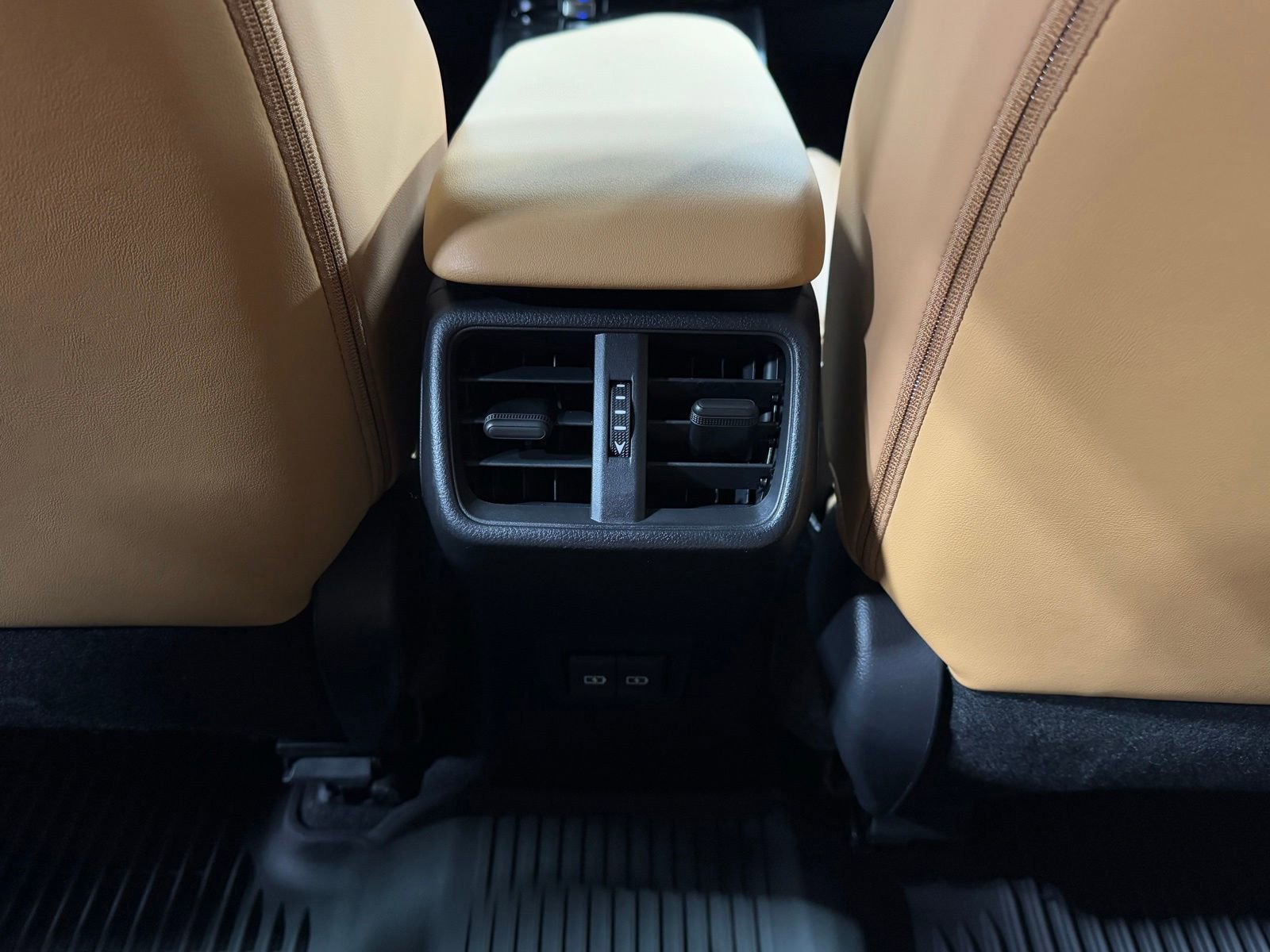 Used 2025 Lexus UX 300h AWD image 39