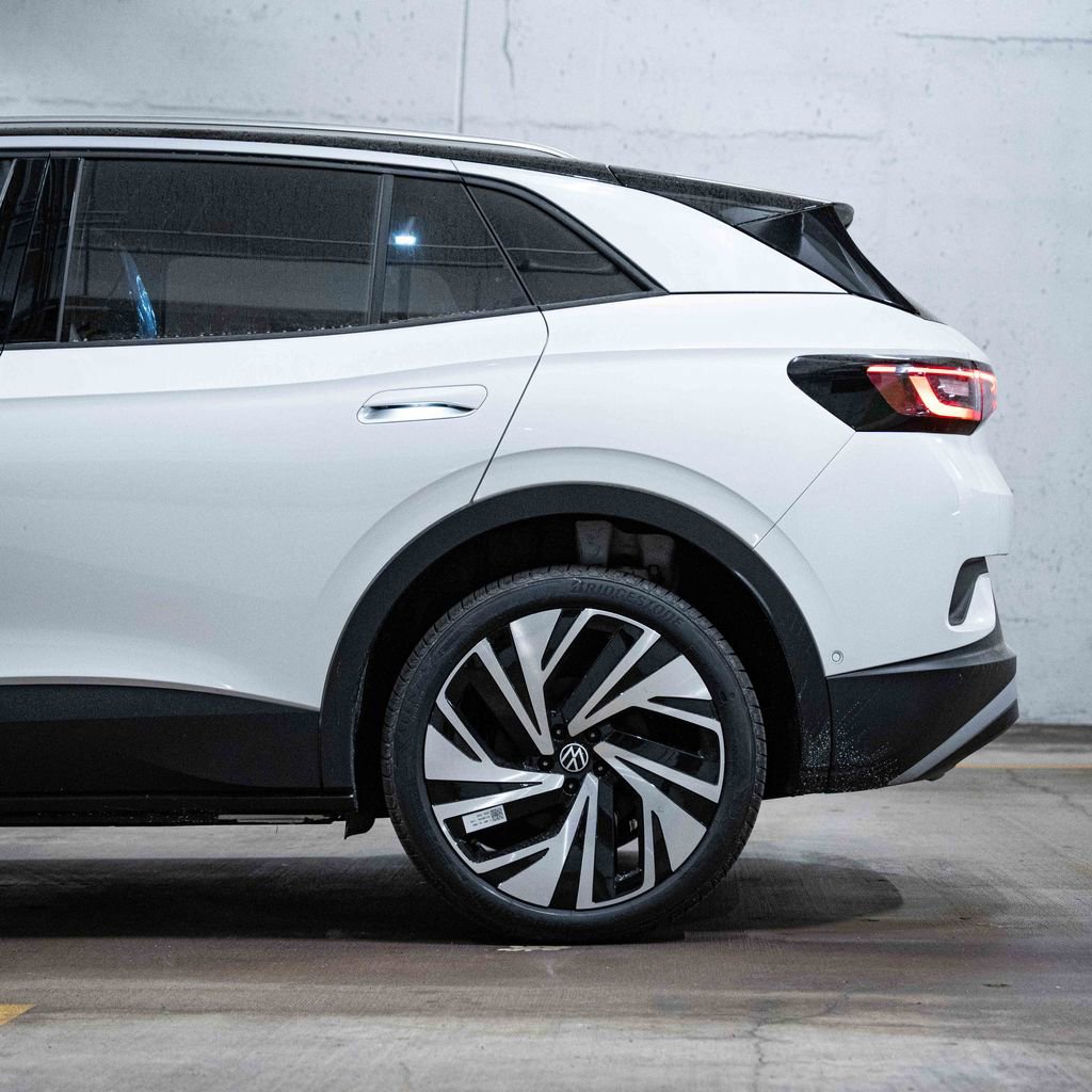 New 2026 Volkswagen ID.4 Pro S Plus AWD/4WD image 4