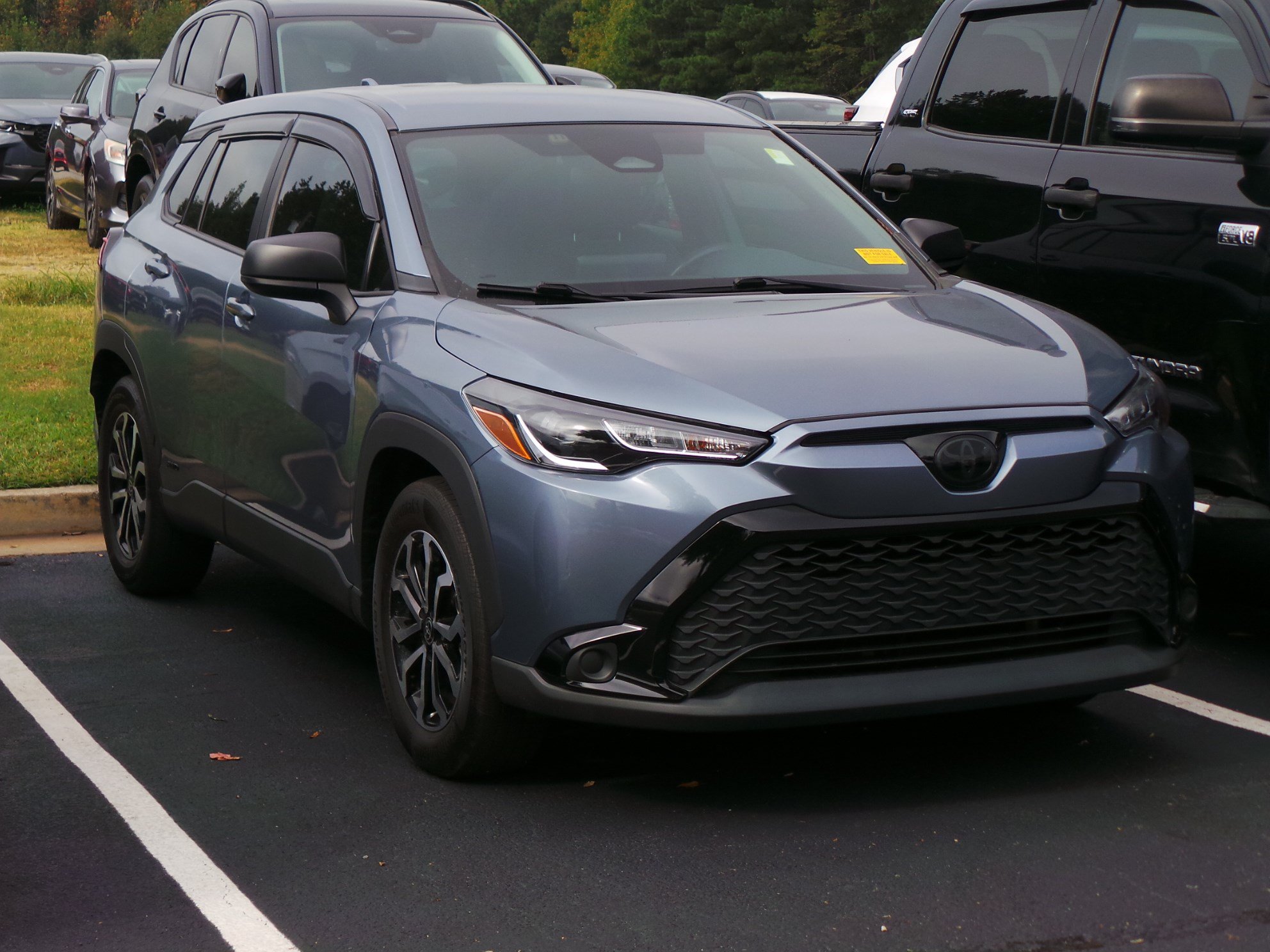 Used 2024 Toyota Corolla Cross AWD Hybrid image 2