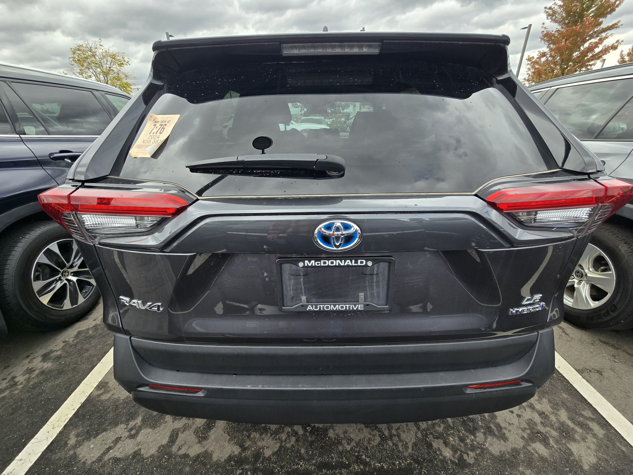 Used 2024 Toyota RAV4 LE AWD/4WD image 3