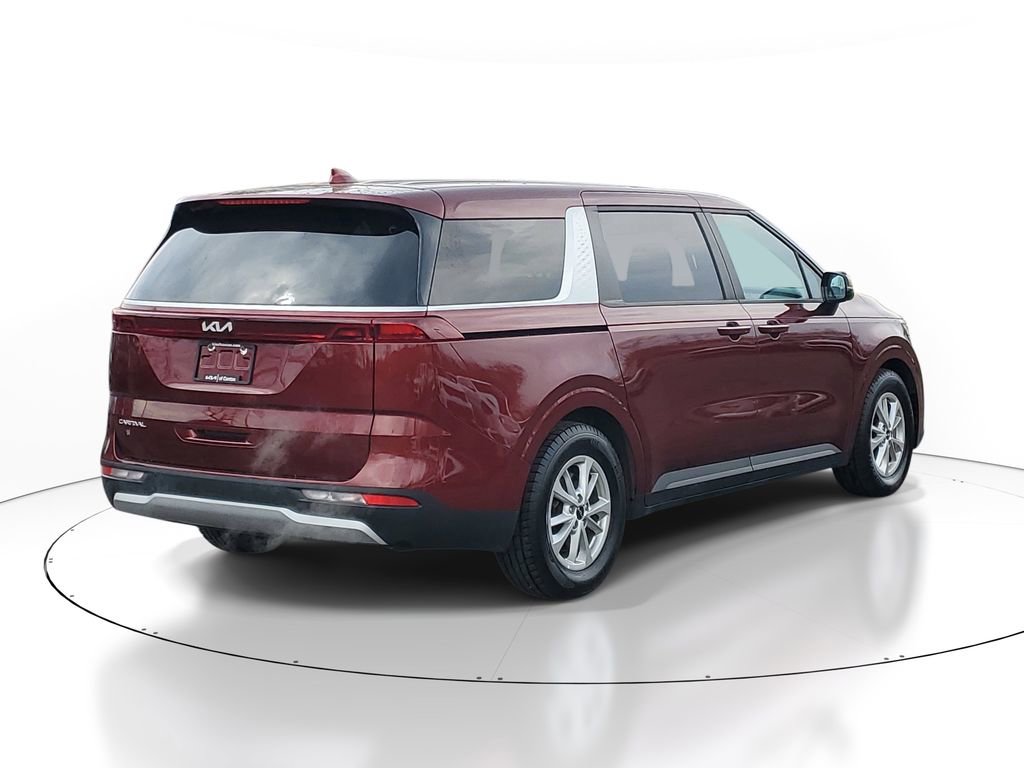 Used 2024 Kia Carnival LX FWD image 4