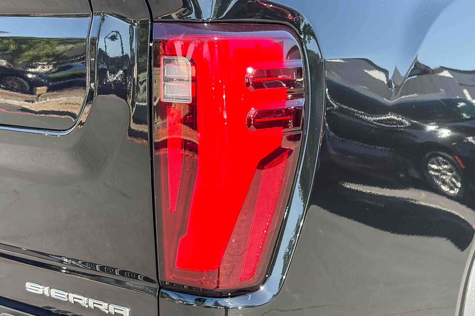 Used 2025 GMC Sierra 2500 Denali image 8