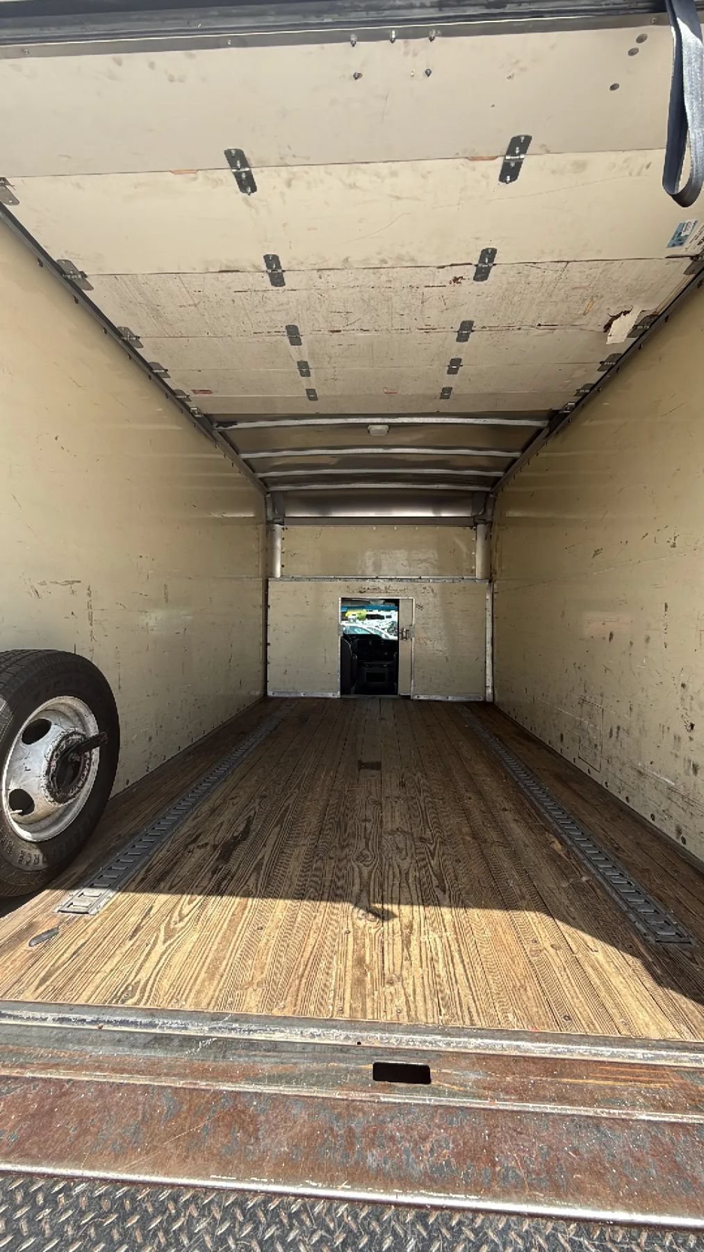 Used 2011 Ford E-450 and Econoline 450 Super Duty RWD image 14