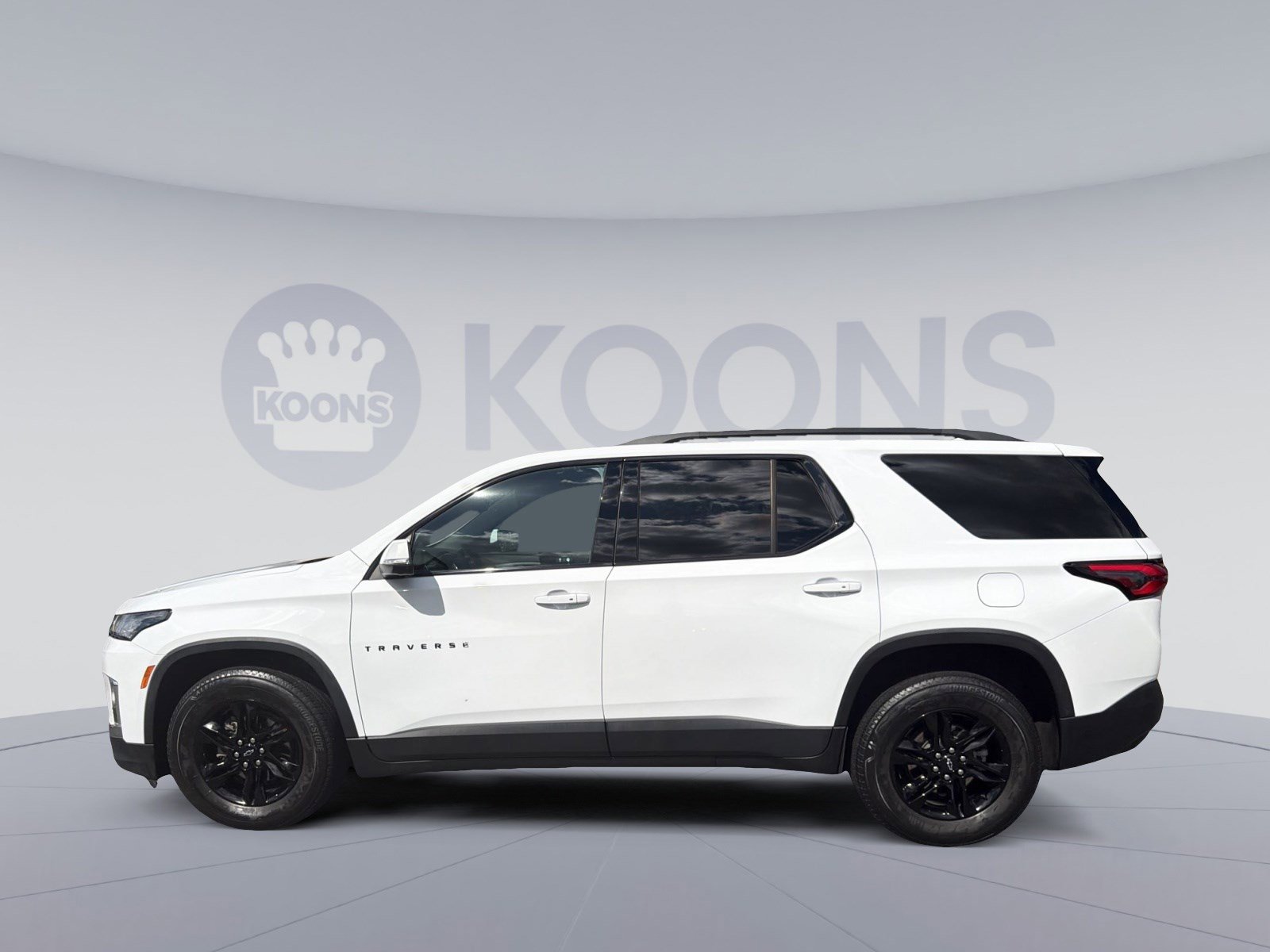 Used 2023 Chevrolet Traverse LT w/ Midnight/Sport Edition AWD/4WD image 2