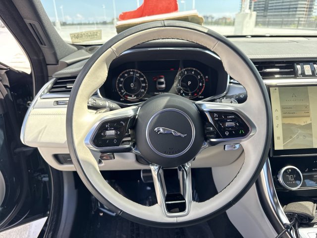 Used 2024 Jaguar XF R-Dynamic SE RWD image 14