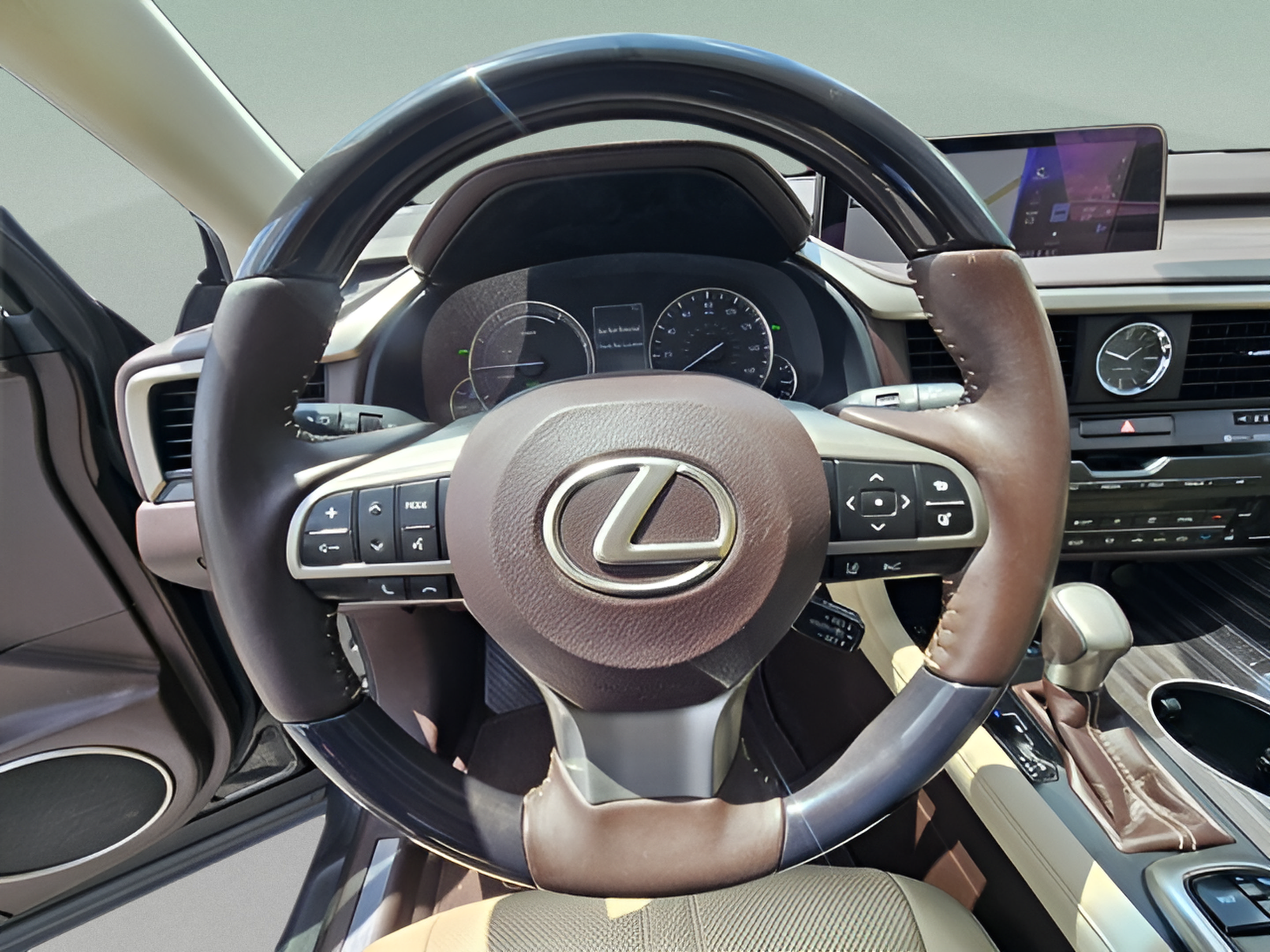 Used 2018 Lexus RX 450h AWD w/ Luxury Package image 23