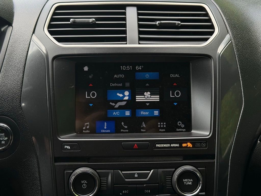 Used 2018 Ford Explorer XLT w/ Equipment Group 202A AWD/4WD image 45