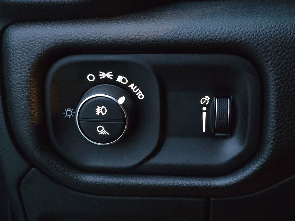 New 2026 RAM 1500 Classic Warlock image 25