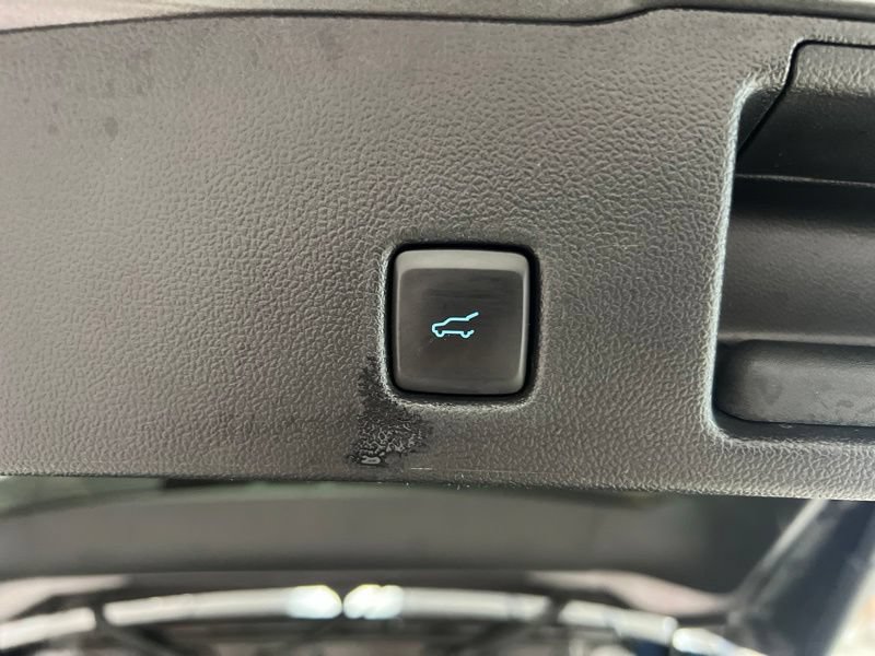 Used 2021 Ford Escape SEL w/ Technology Package AWD/4WD image 9