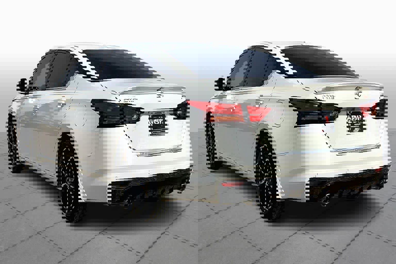 Used 2023 Nissan Altima 2.5 SR image 12