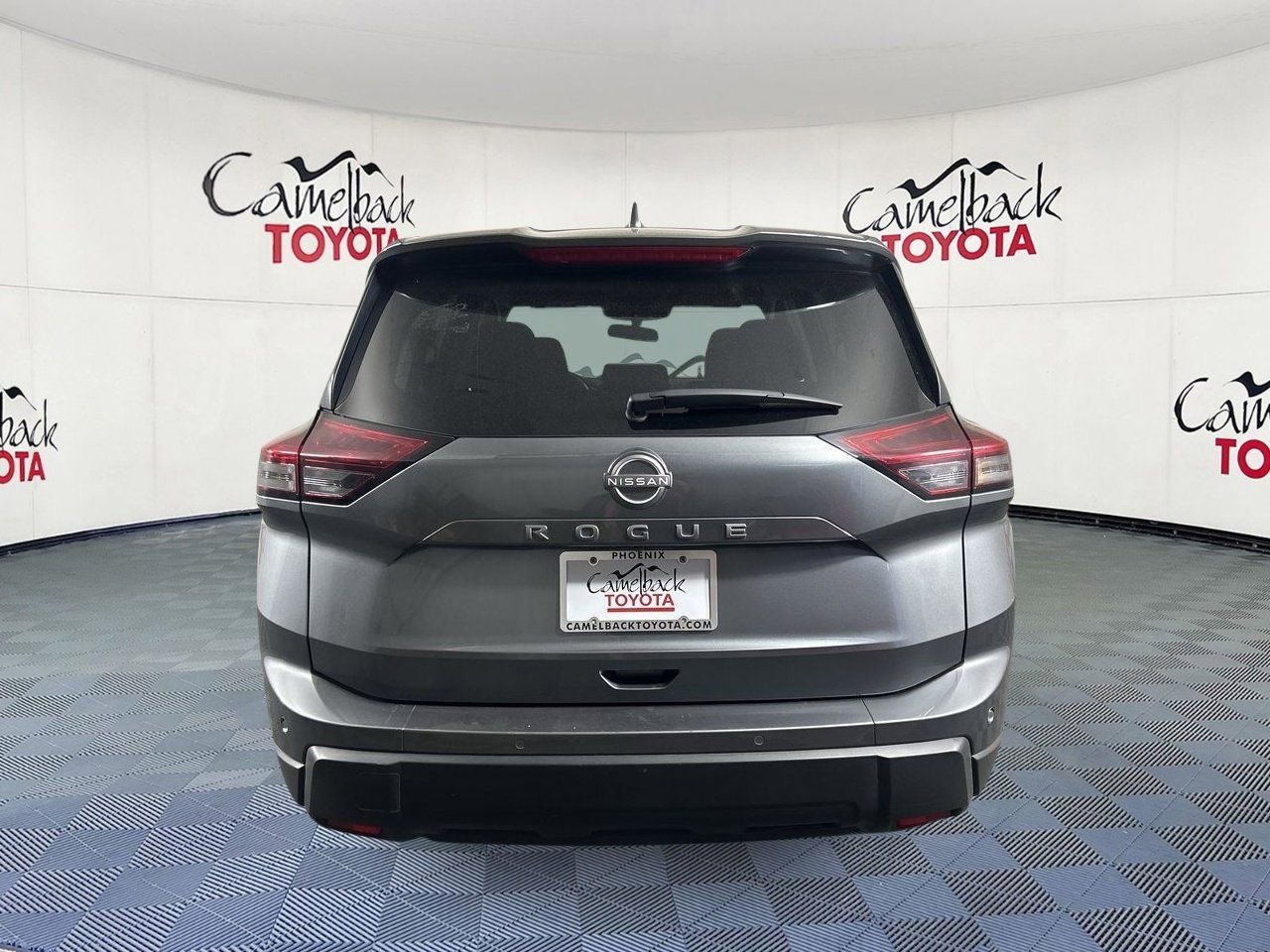 Used 2025 Nissan Rogue SV FWD image 6