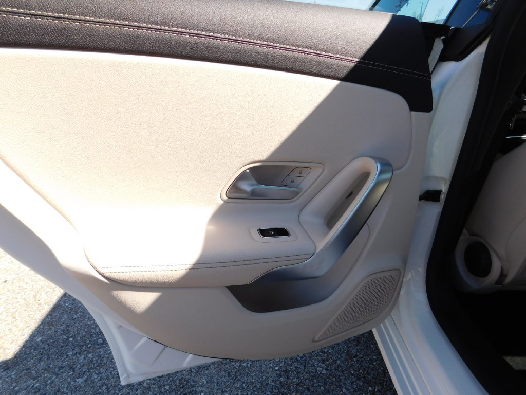 Used 2022 Mercedes-Benz CLA 250 4MATIC image 12