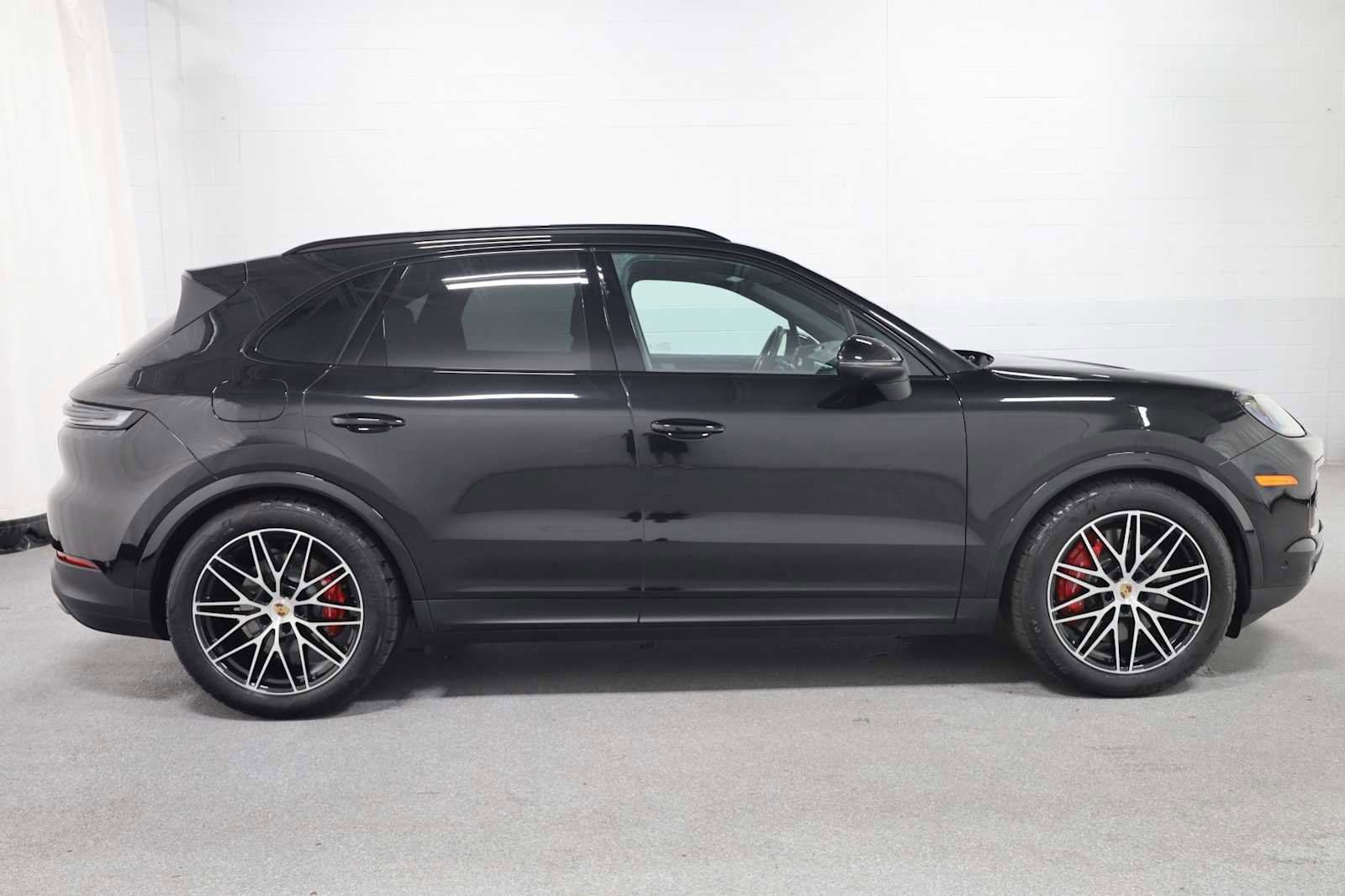 Certified 2025 Porsche Cayenne S image 10