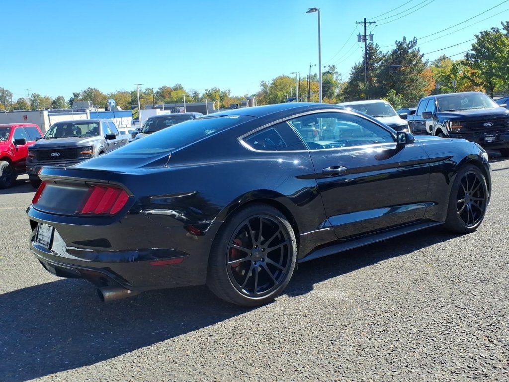 Used 2017 Ford Mustang Coupe RWD image 6