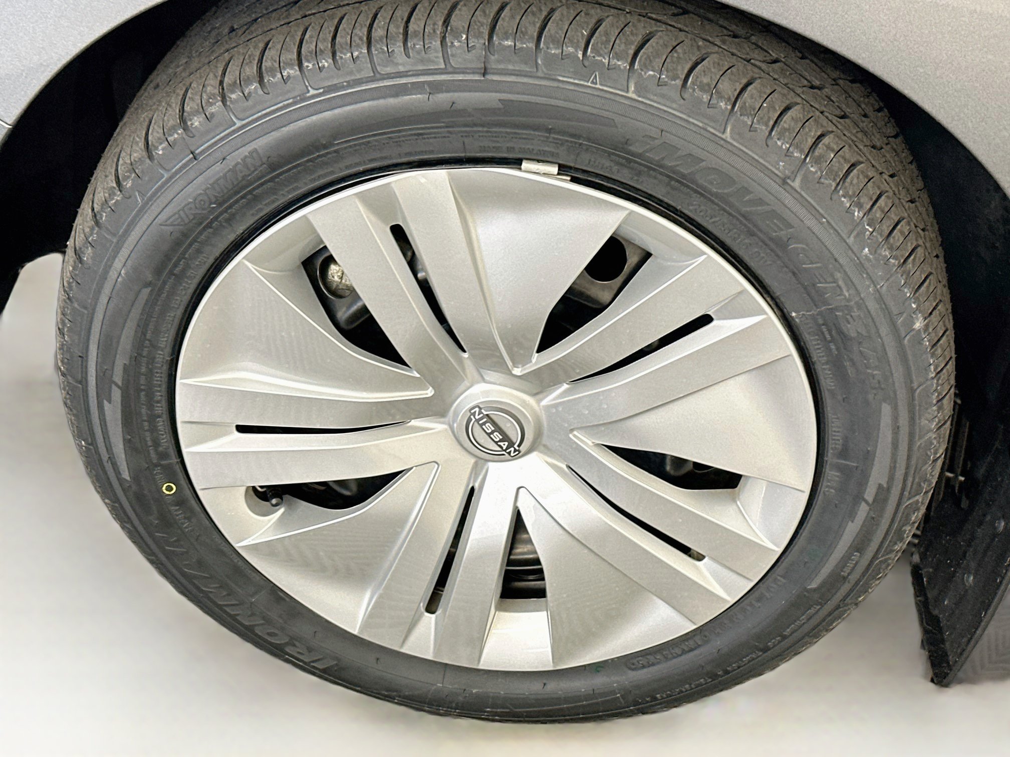 Used 2025 Nissan Leaf S FWD image 34