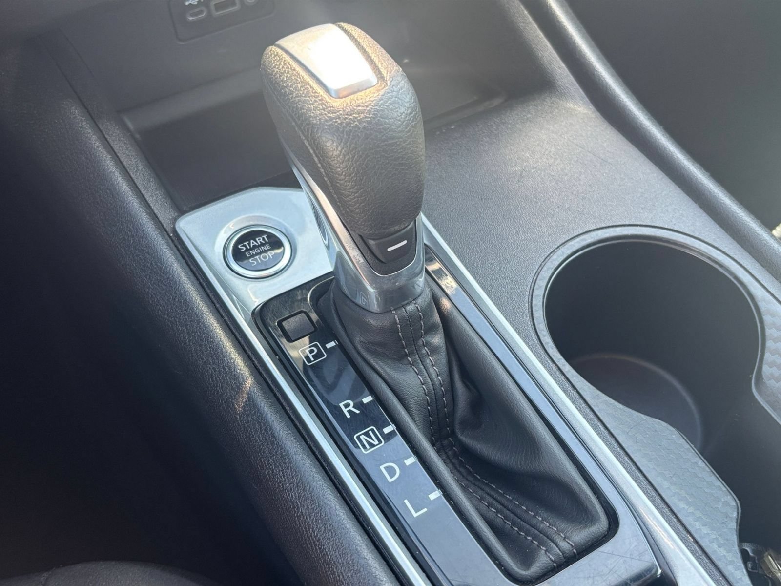 Used 2025 Nissan Altima 2.5 SV FWD image 39