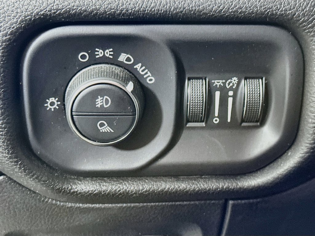 Used 2023 RAM 1500 Laramie AWD/4WD image 24