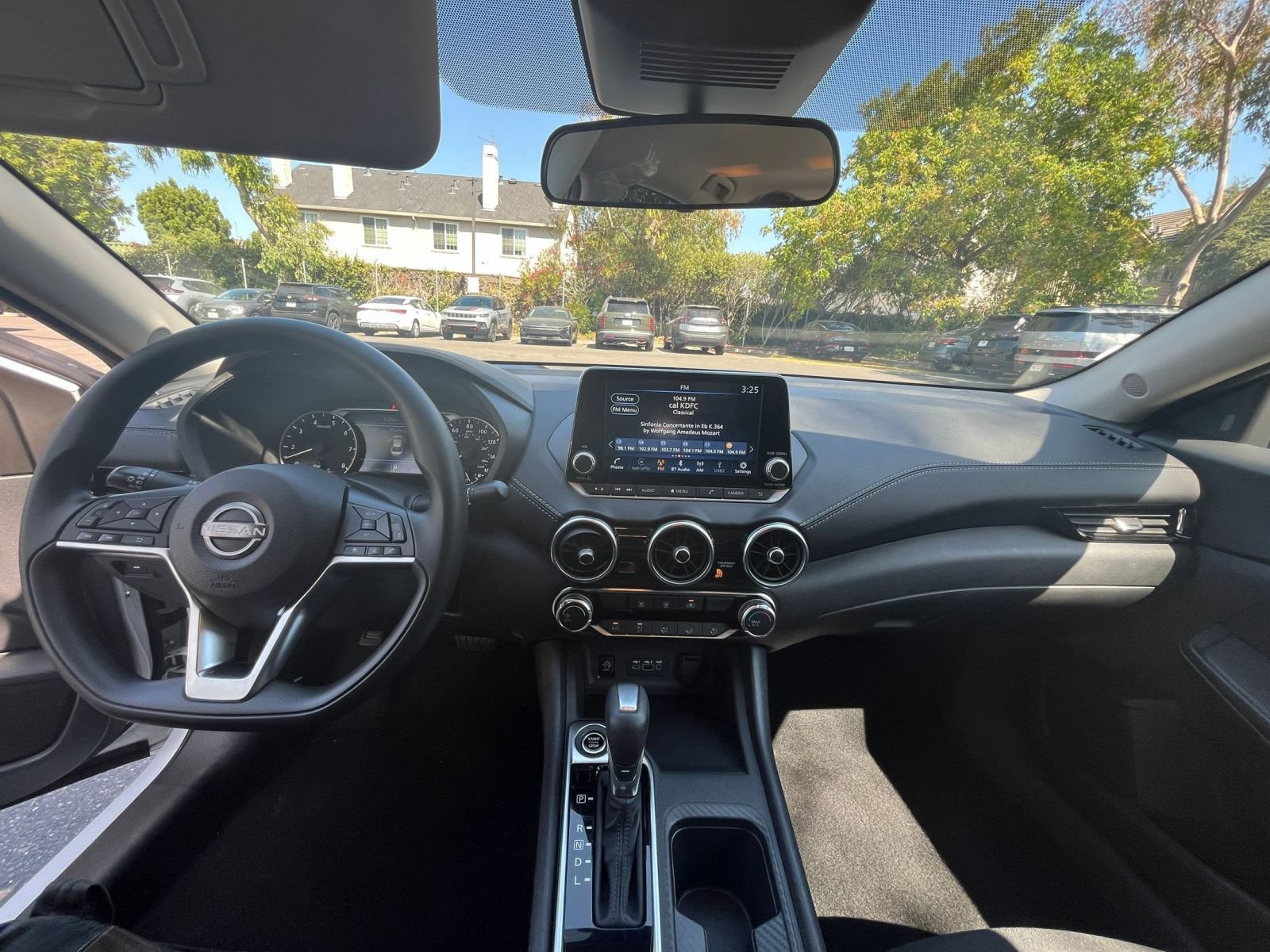 Used 2025 Nissan Sentra SV FWD image 30
