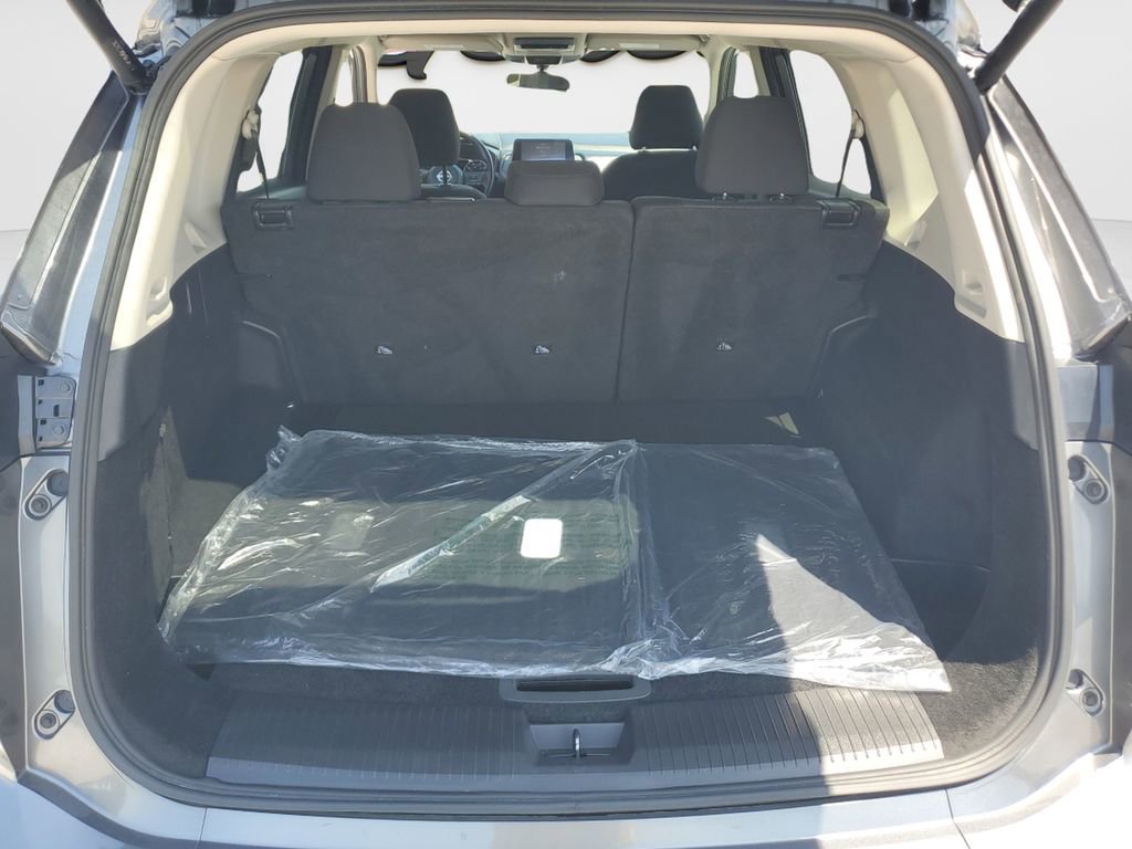 Used 2024 Nissan Rogue SV image 9