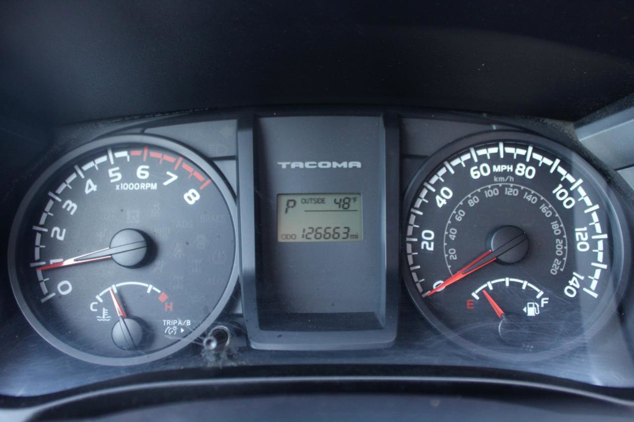 Used 2016 Toyota Tacoma SR image 21