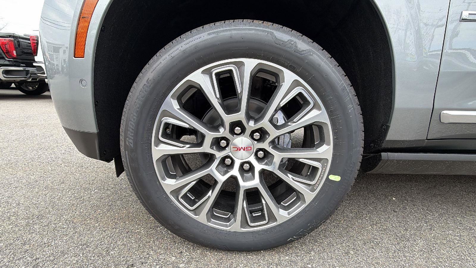 New 2026 GMC Yukon XL Denali AWD/4WD image 9
