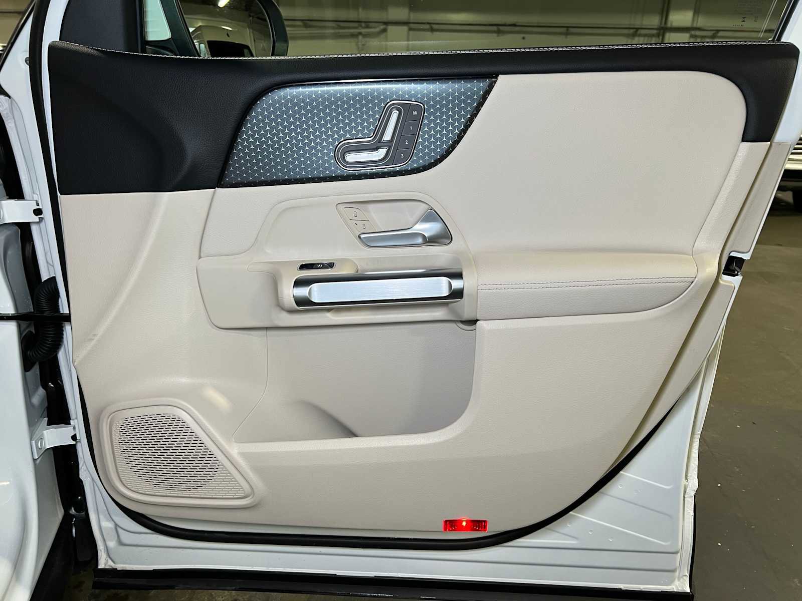 Certified 2025 Mercedes-Benz GLB 250 4MATIC image 10