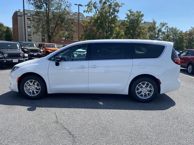 New 2026 Chrysler Voyager LX image 4
